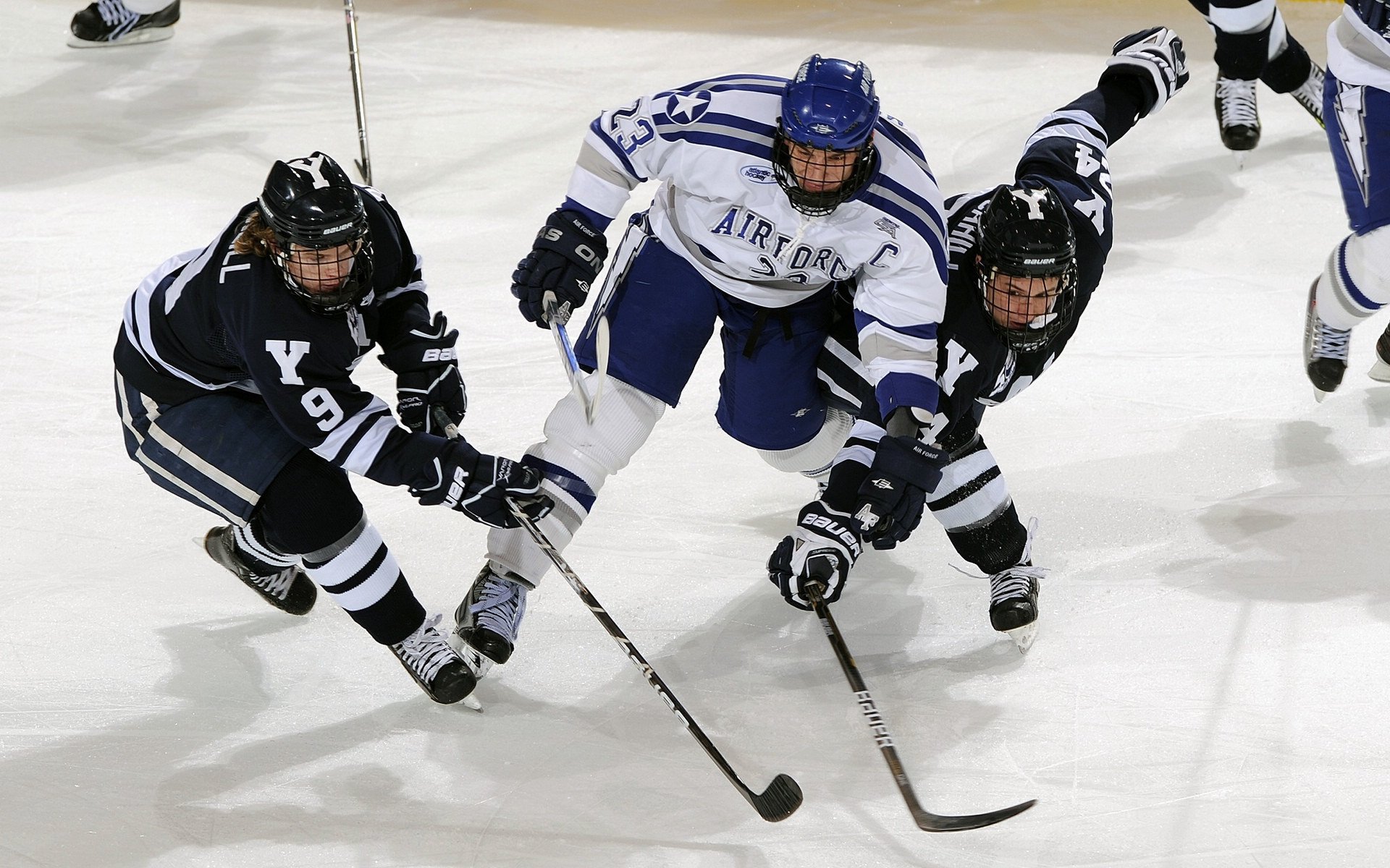 2025年F1赛季开幕在即，车迷期待已久，2025年f1赛季开幕在即,车迷期待已久了